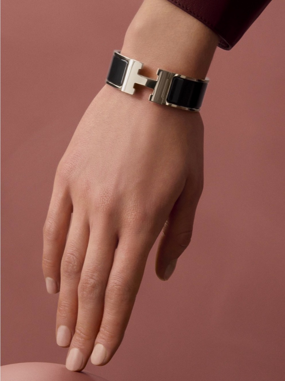 Hermes Silver-Tone Cuff Bracelet with Black Enamel Panels - Picture 4 of 6